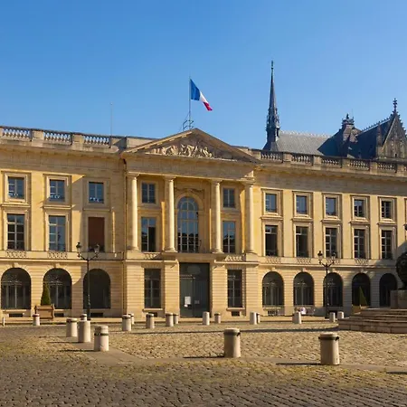 L'industriel - Billard Et Cinema - Hyper Centre Reims